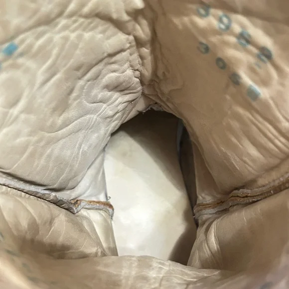 Yellow Gold 🐊 Croc Cowboy Boots - Picture 5 of 8